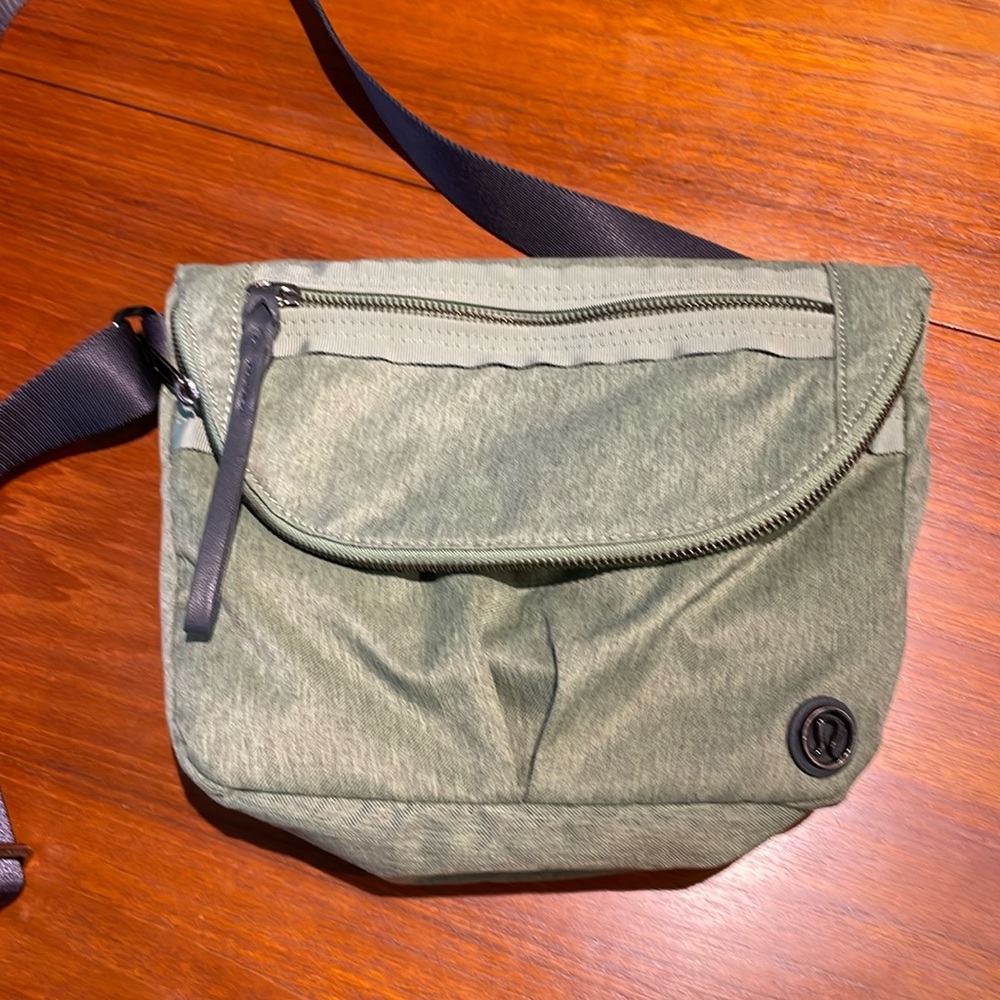 Lululemon Festival Bag II in Desert Olive